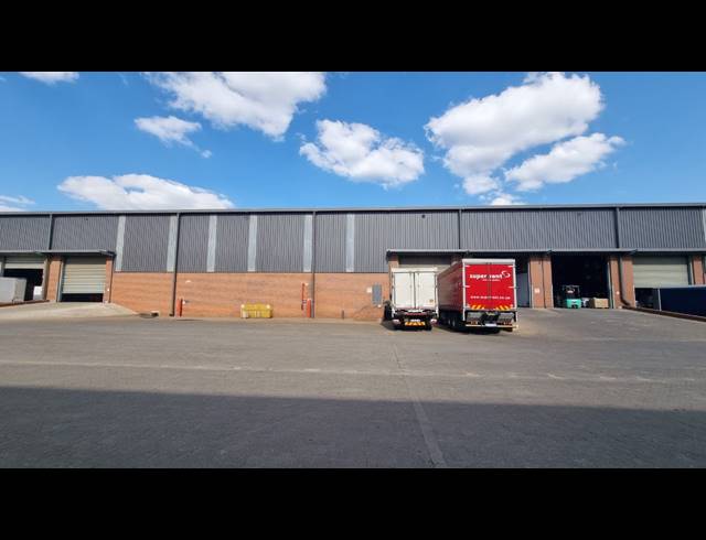 2,943M² WAREHOUSE TO LET IN POMONA